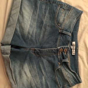 YMI Wanna Betta Shape? Size 5.